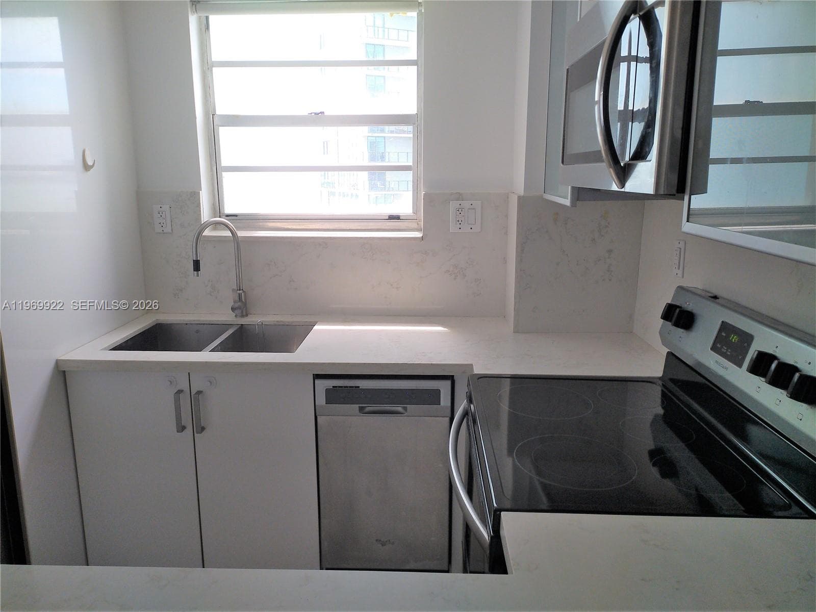BAY PARK TOWERS CONDO · #1203 in Miami - Photo 1