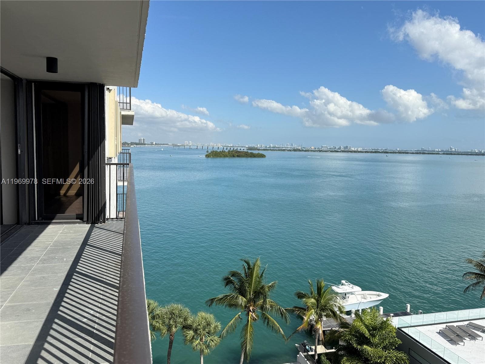 E-side Balcony