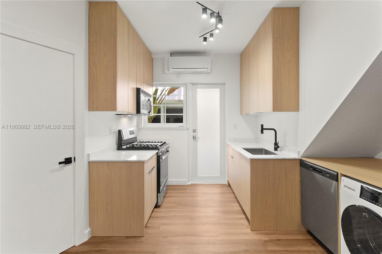 1005 MERIDIAN CONDO · #14 in Miami Beach - Photo 8