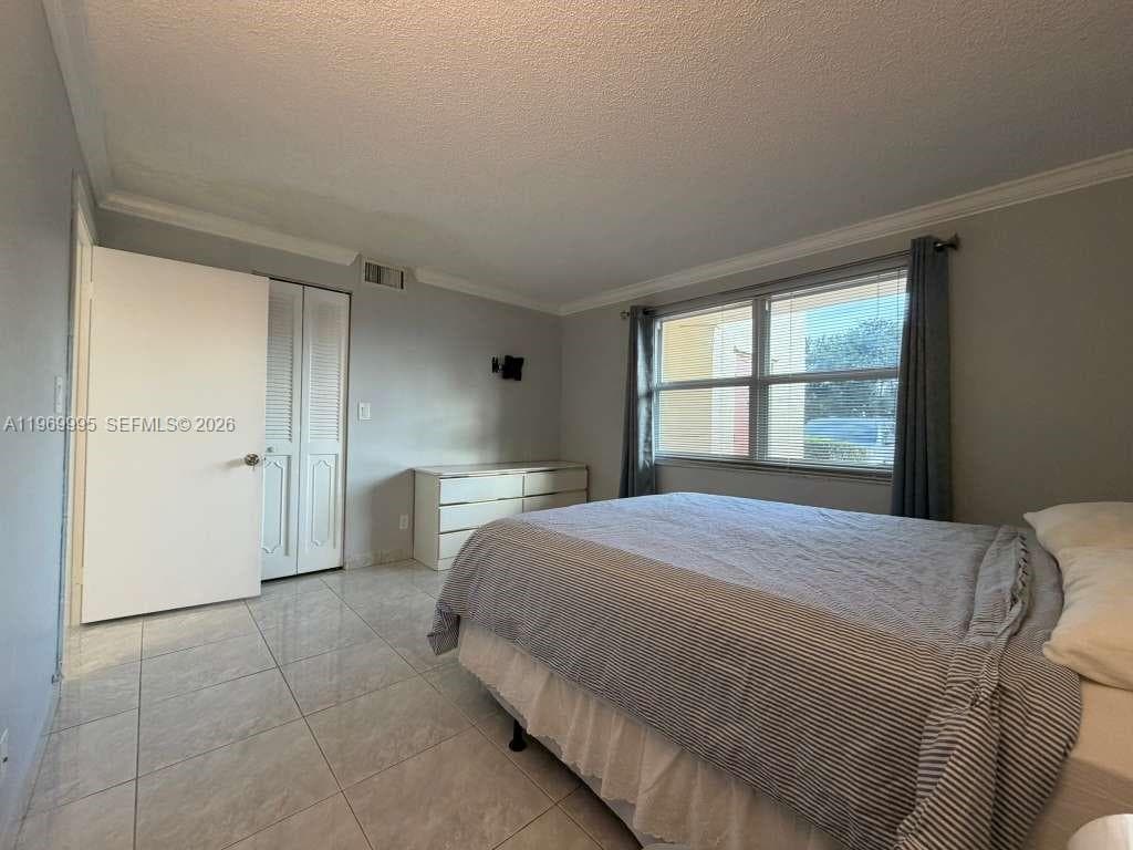 MEADOWBROOK LAKES VIEW CO · #109 in Dania Beach - Photo 12