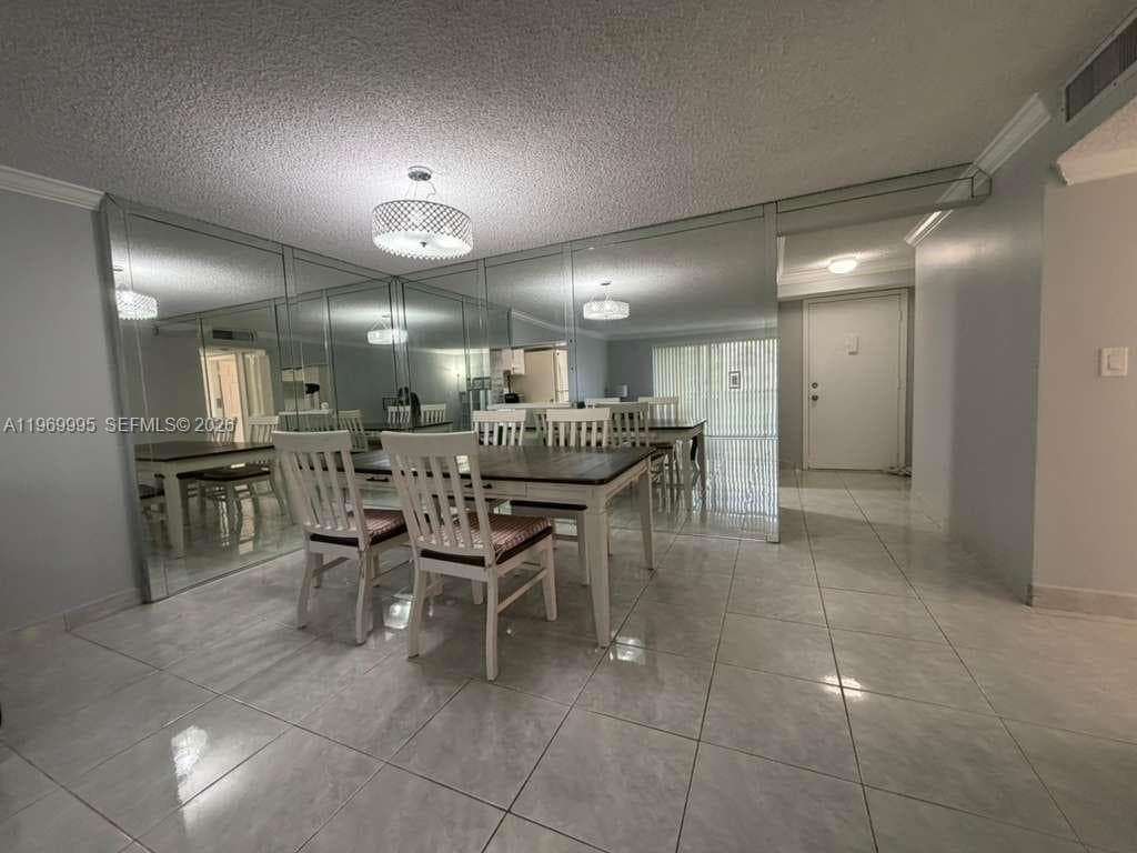 MEADOWBROOK LAKES VIEW CO · #109 in Dania Beach - Photo 14