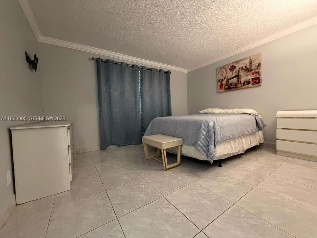MEADOWBROOK LAKES VIEW CO · #109 in Dania Beach - Photo 11