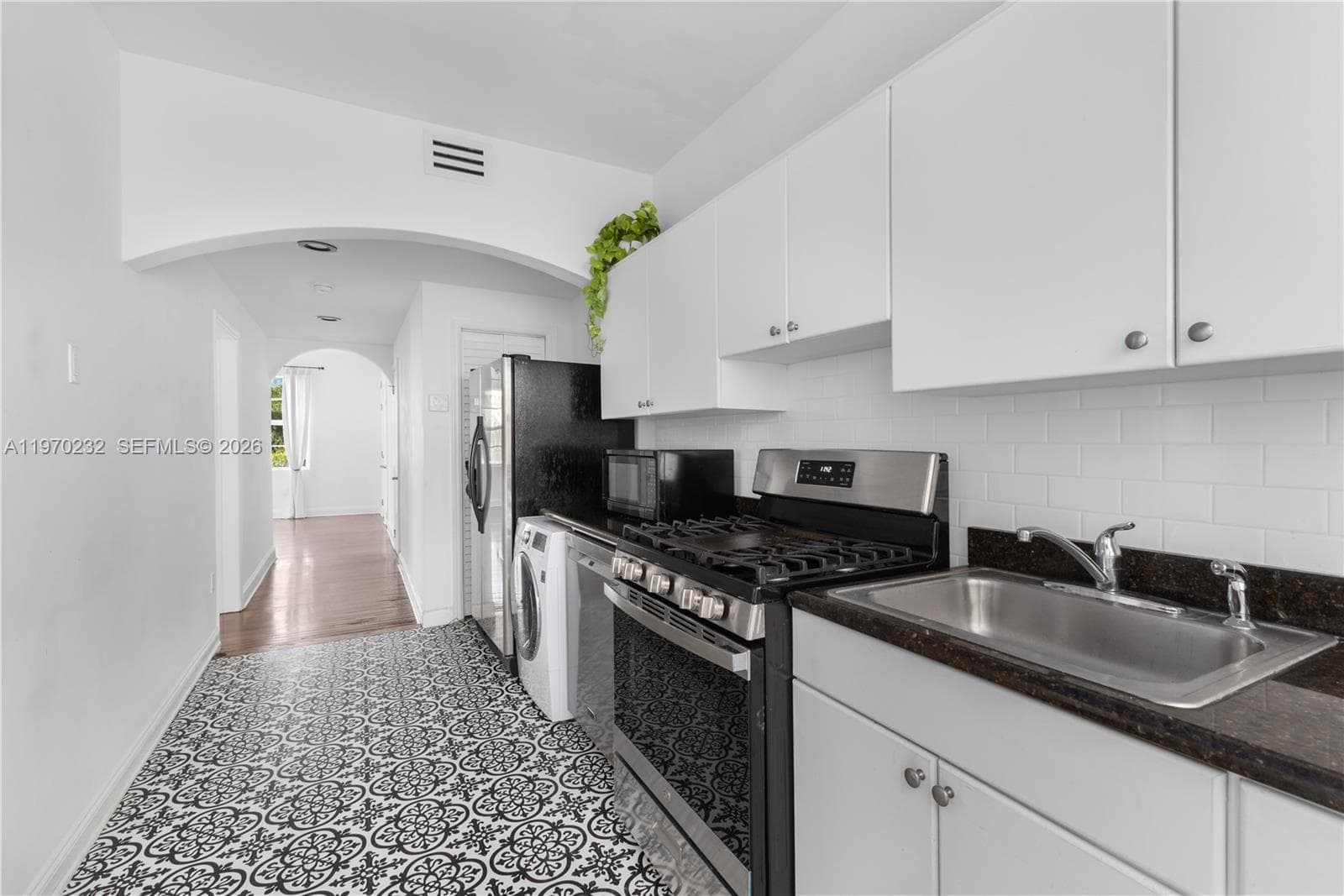 VILA MARA CONDO · #1 in Miami Beach - Photo 10