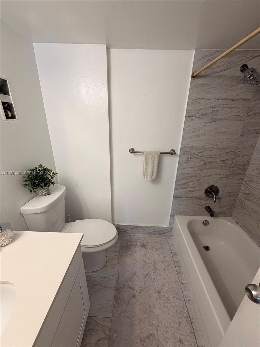 WOODSIDE APTS CONDO · #B304 in North Miami Beach - Photo 16