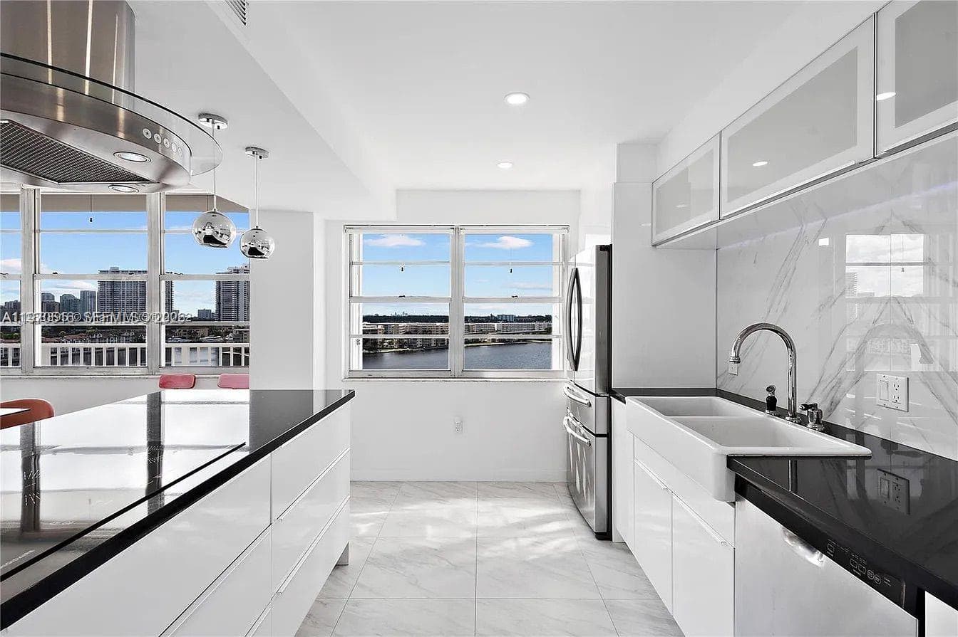 ADMIRALS PORT CONDO-EAST · #1016W in Aventura - Photo 6