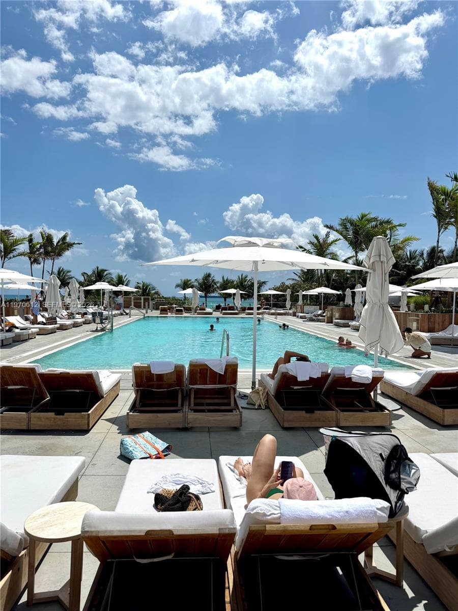 Roney Palace · #338 in Miami Beach - Photo 40