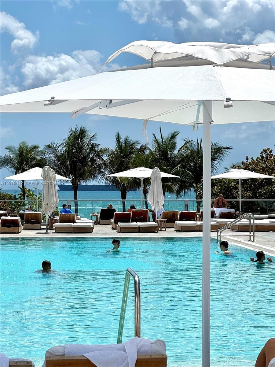 Roney Palace · #338 in Miami Beach - Photo 39