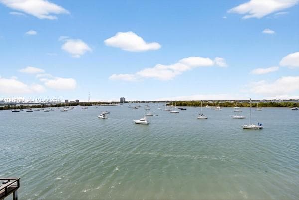 THE ISLANDER CLUB CONDO · #506 in North Bay Village - Photo 4