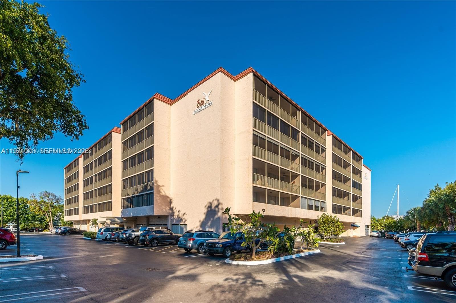 BAY YACHT CLUB · #209 in Pompano Beach - Photo 3