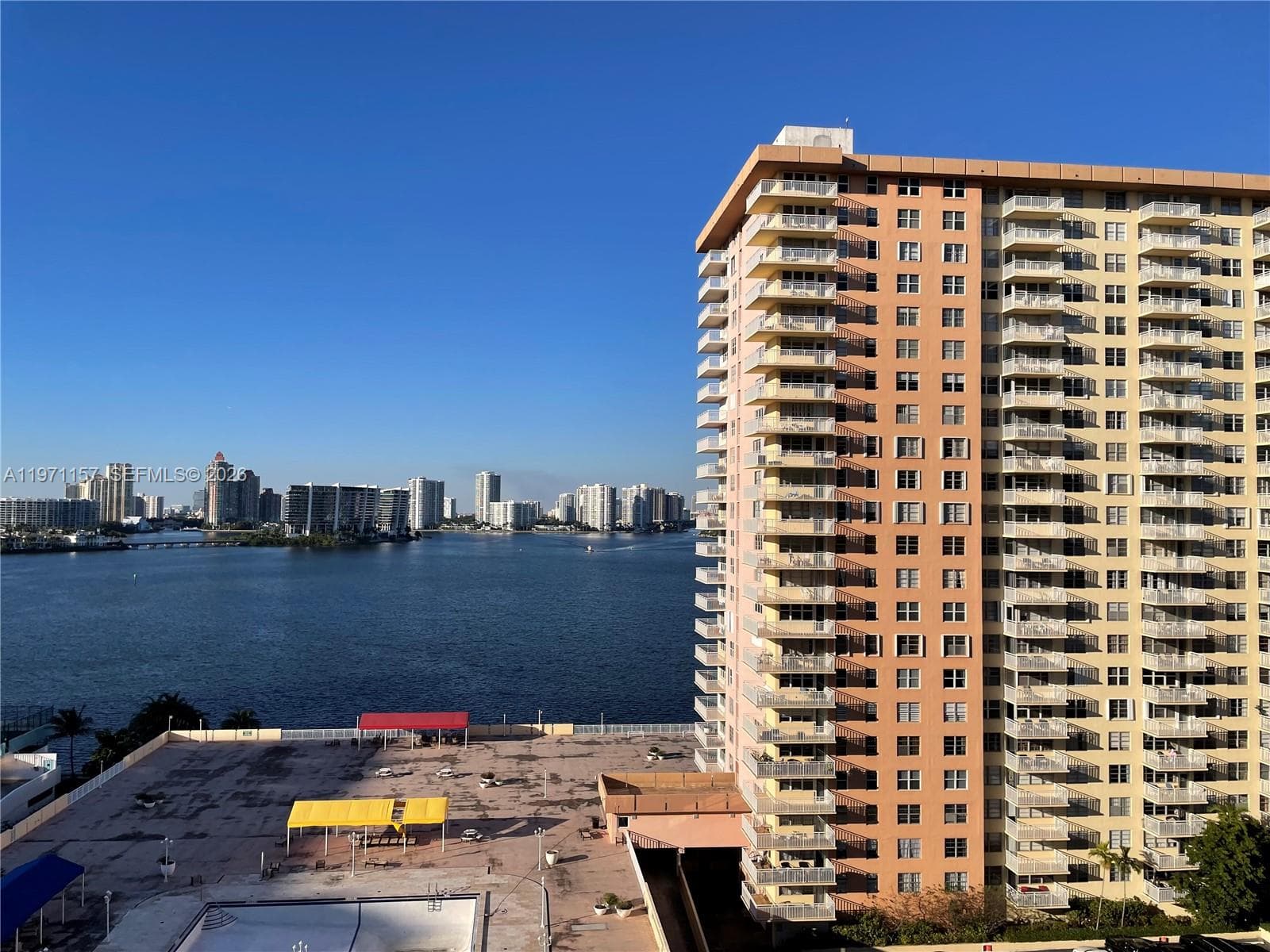 WINSTON TOWERS 100 CONDO · #1215 in Sunny Isles Beach - Photo 2