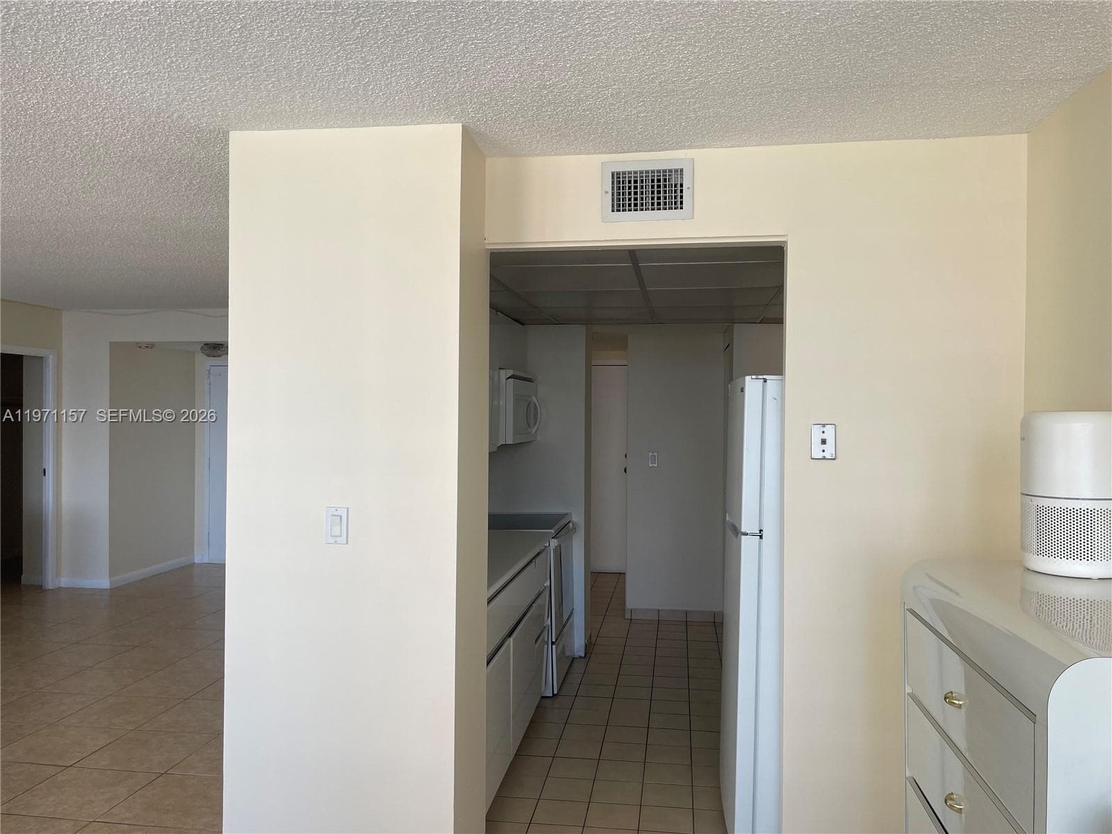 WINSTON TOWERS 100 CONDO · #1215 in Sunny Isles Beach - Photo 7