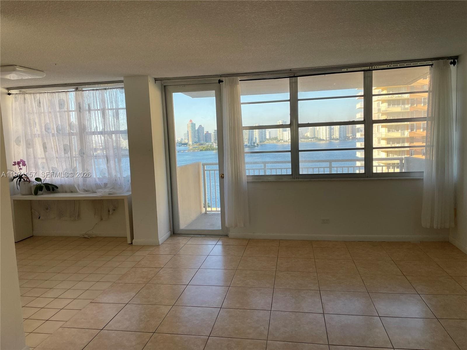 WINSTON TOWERS 100 CONDO · #1215 in Sunny Isles Beach - Photo 4