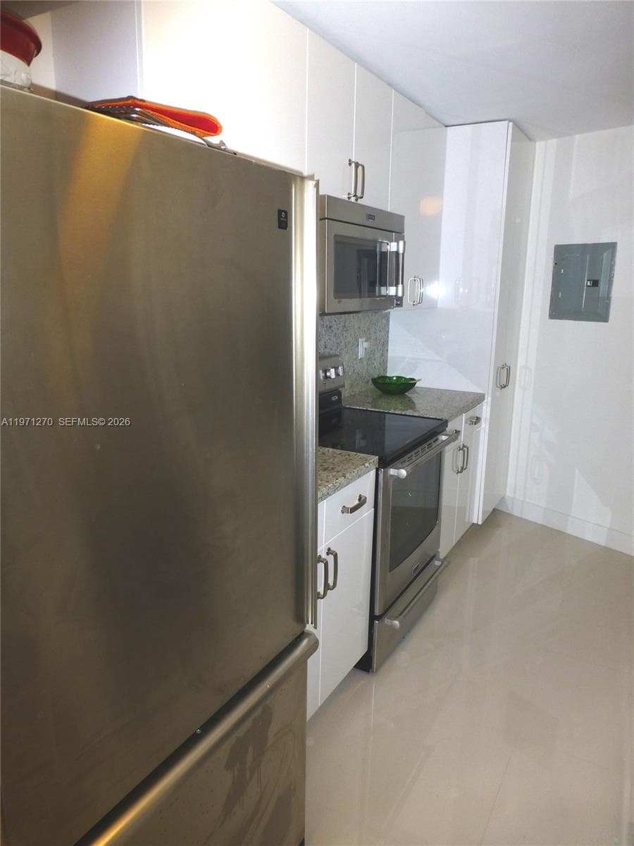 OCTAGON TOWERS I CONDO · #2E in Miami Beach - Photo 3