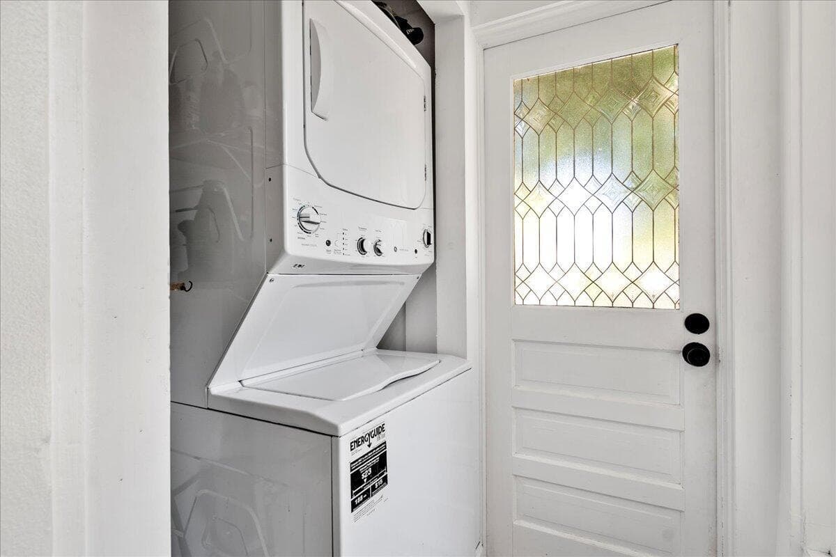 12-Laundry Area