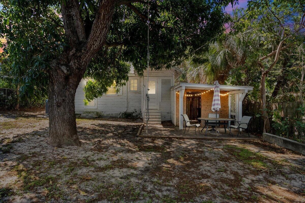 21-Back of Home Sundown