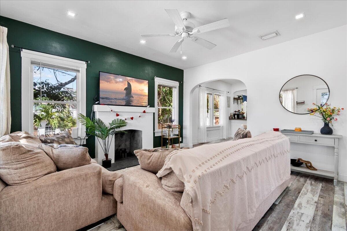 04-Living Room