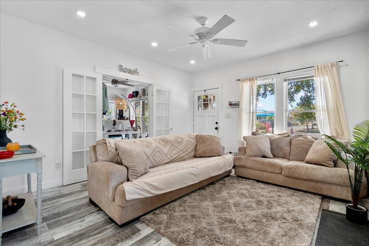 13-Living Room 3