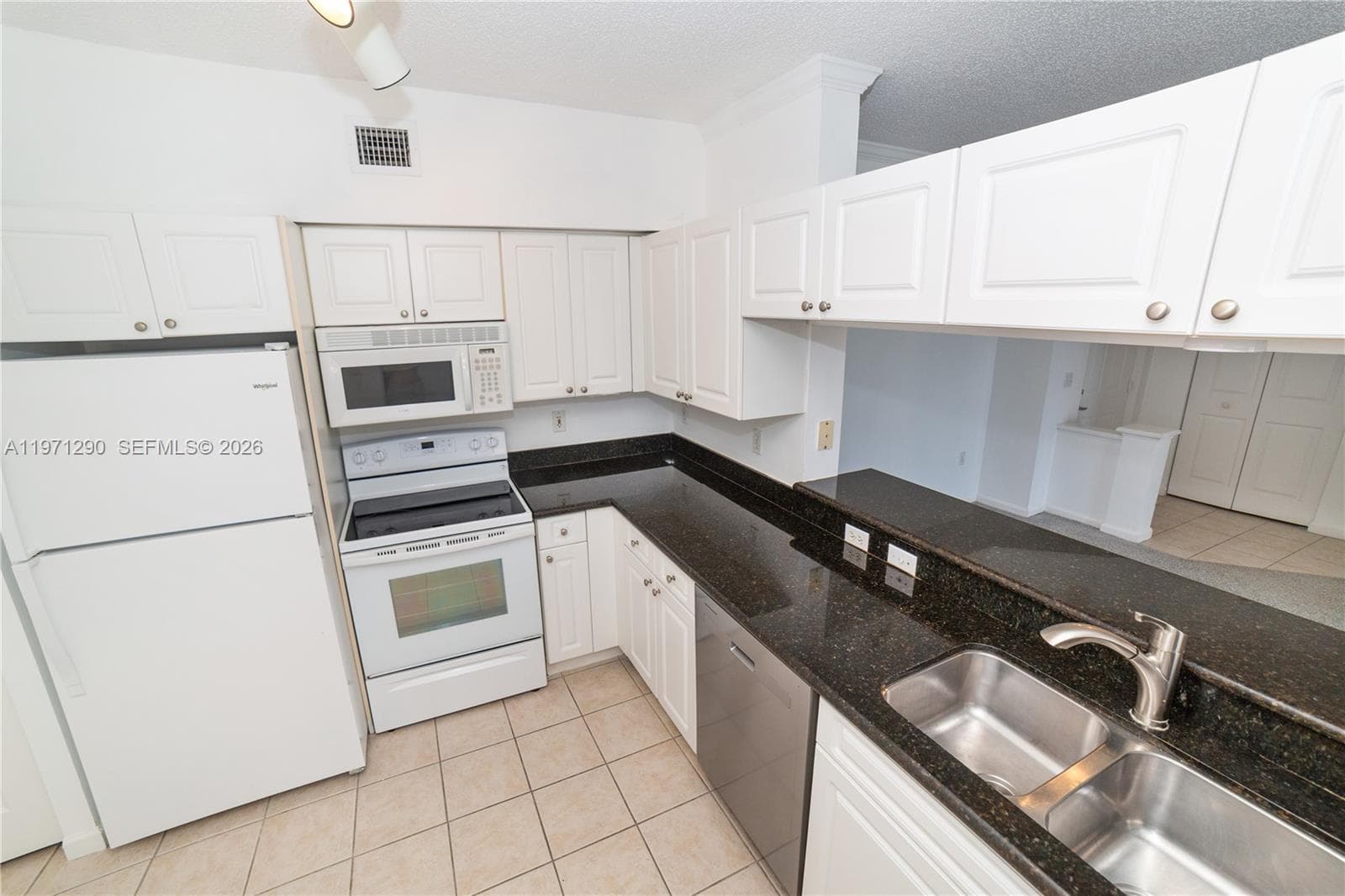 Porto Bellagio · #2911 in Sunny Isles Beach - Photo 7