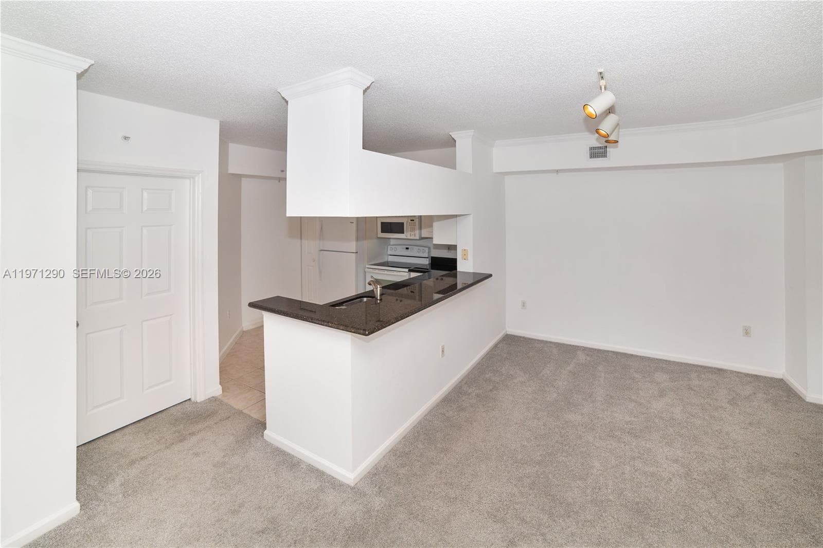 Porto Bellagio · #2911 in Sunny Isles Beach - Photo 10
