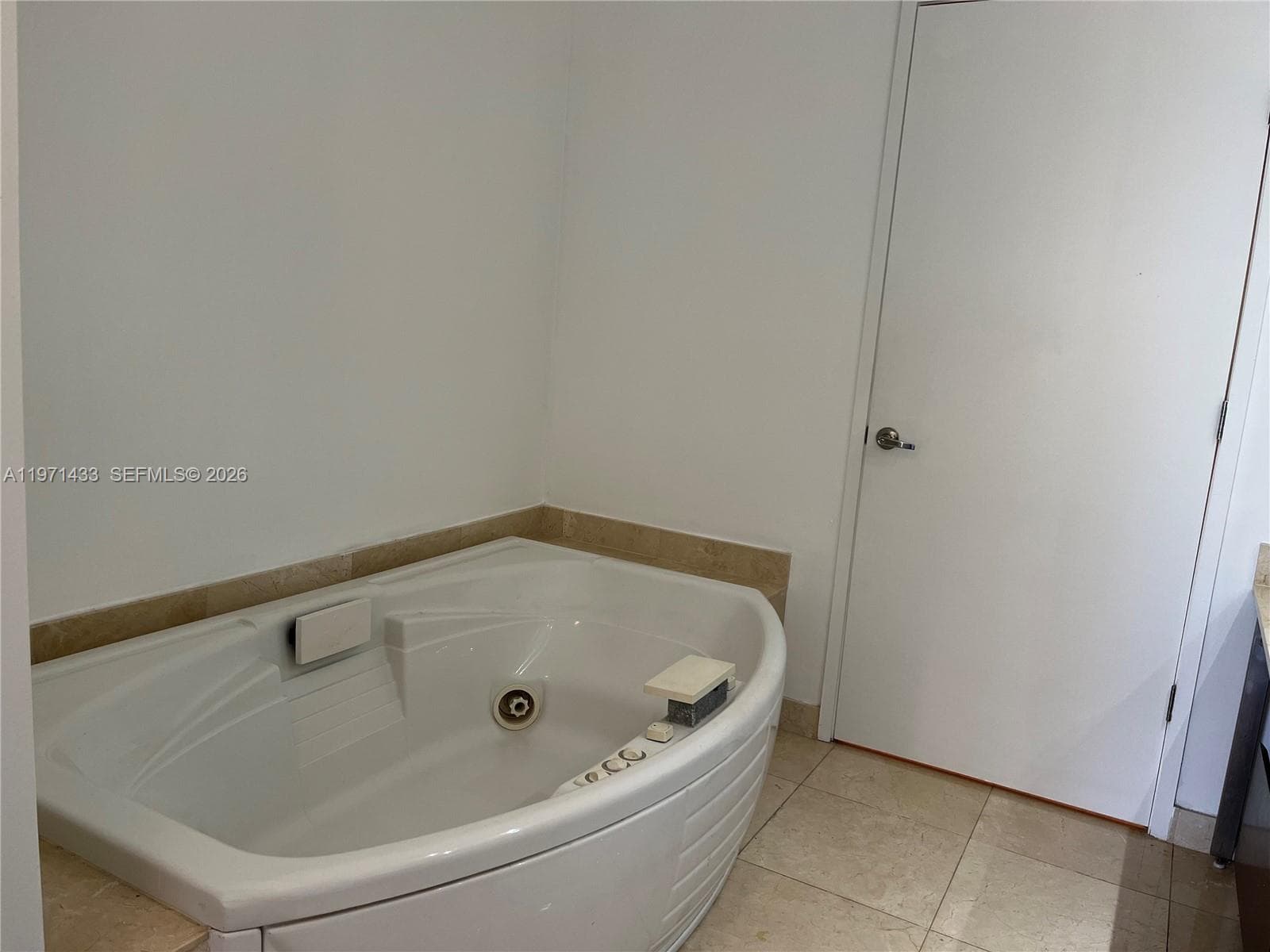 Sayan Condominium · #2603 in Sunny Isles Beach - Photo 13