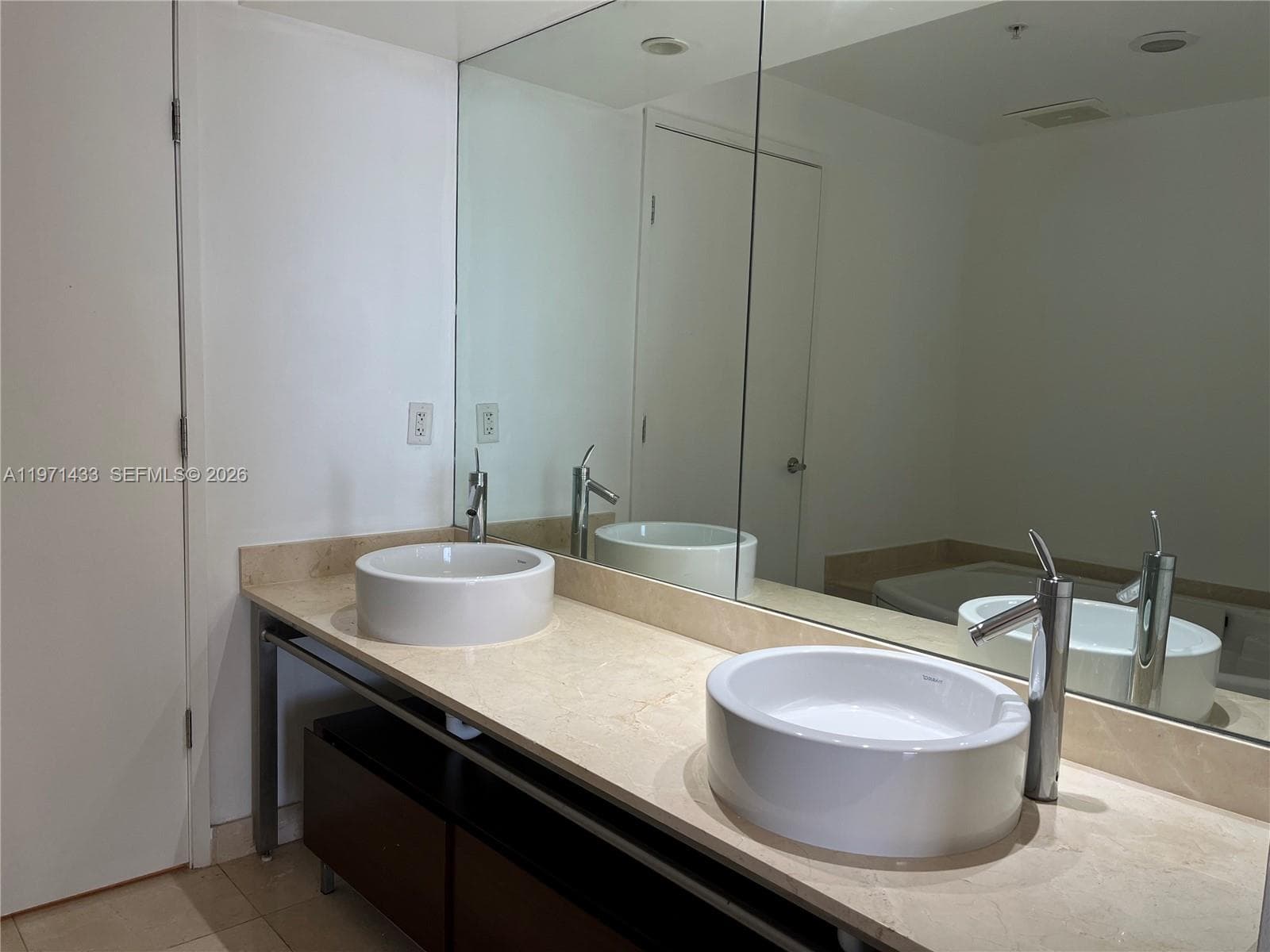 Sayan Condominium · #2603 in Sunny Isles Beach - Photo 12