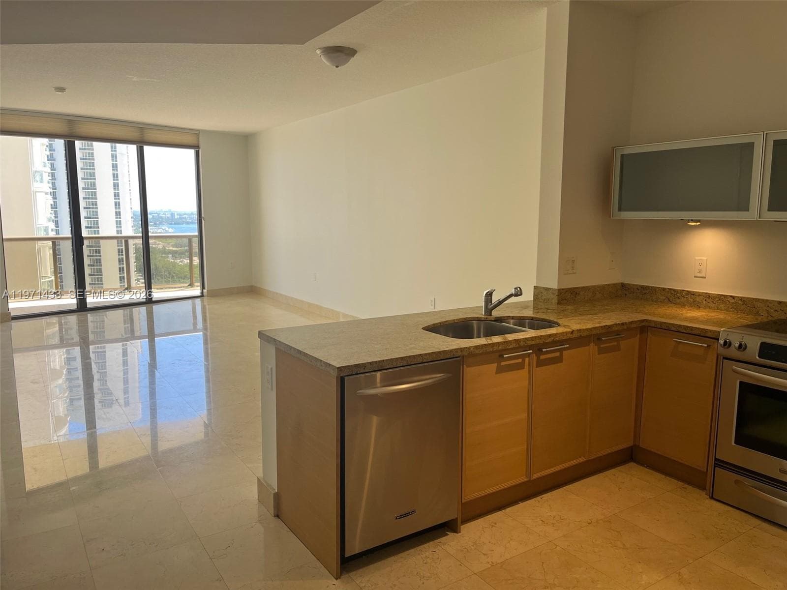 Sayan Condominium · #2603 in Sunny Isles Beach - Photo 5
