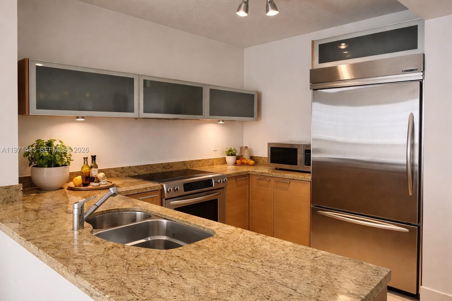 Sayan Condominium · #2603 in Sunny Isles Beach - Photo 4