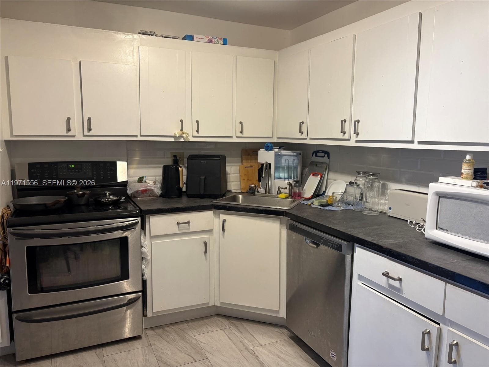 STAINLESS STEEL APPLIANCES