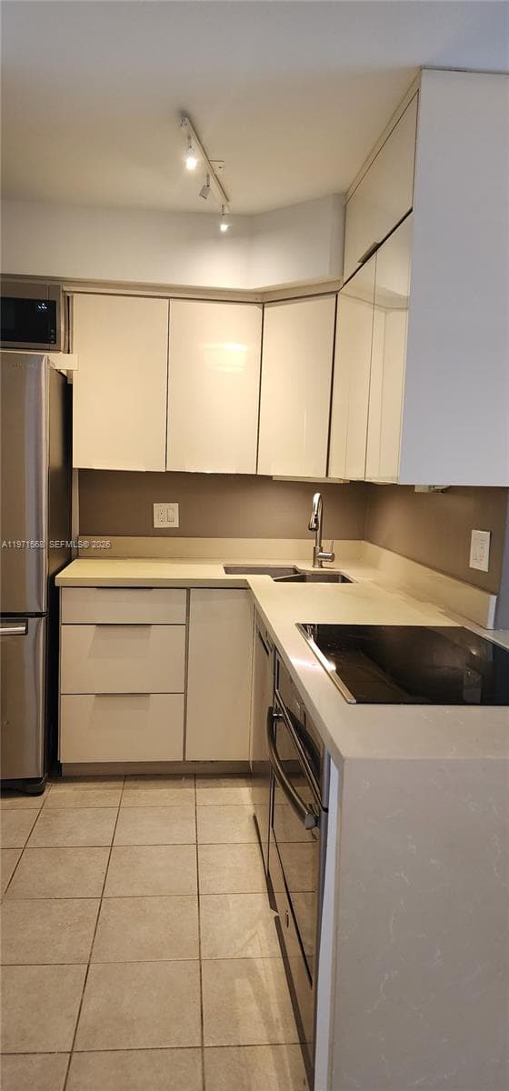 SOUTH BAY CLUB CONDO · #515 in Miami Beach - Photo 3
