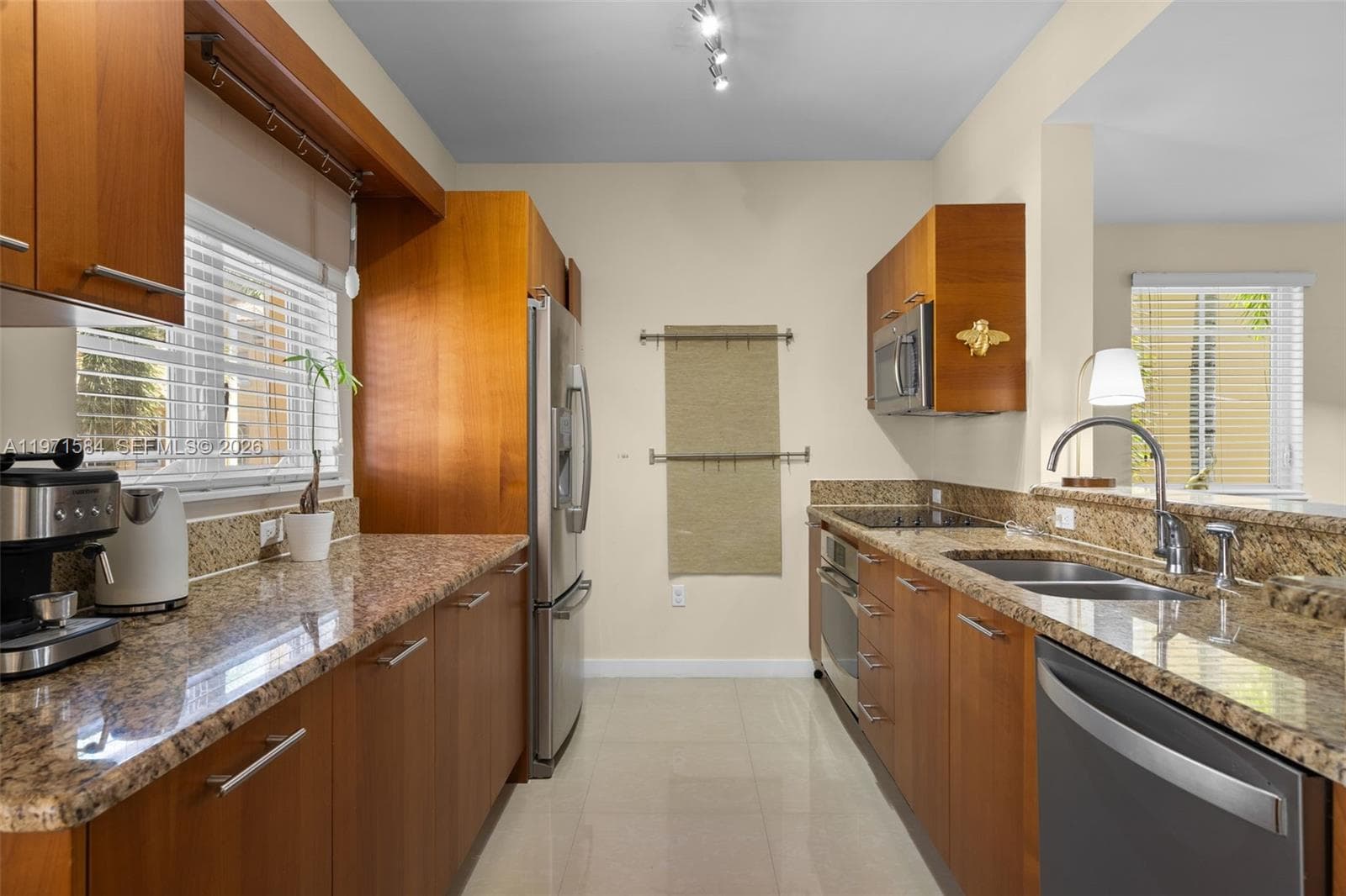 18413 NE 27th Ct #18413 photo 13