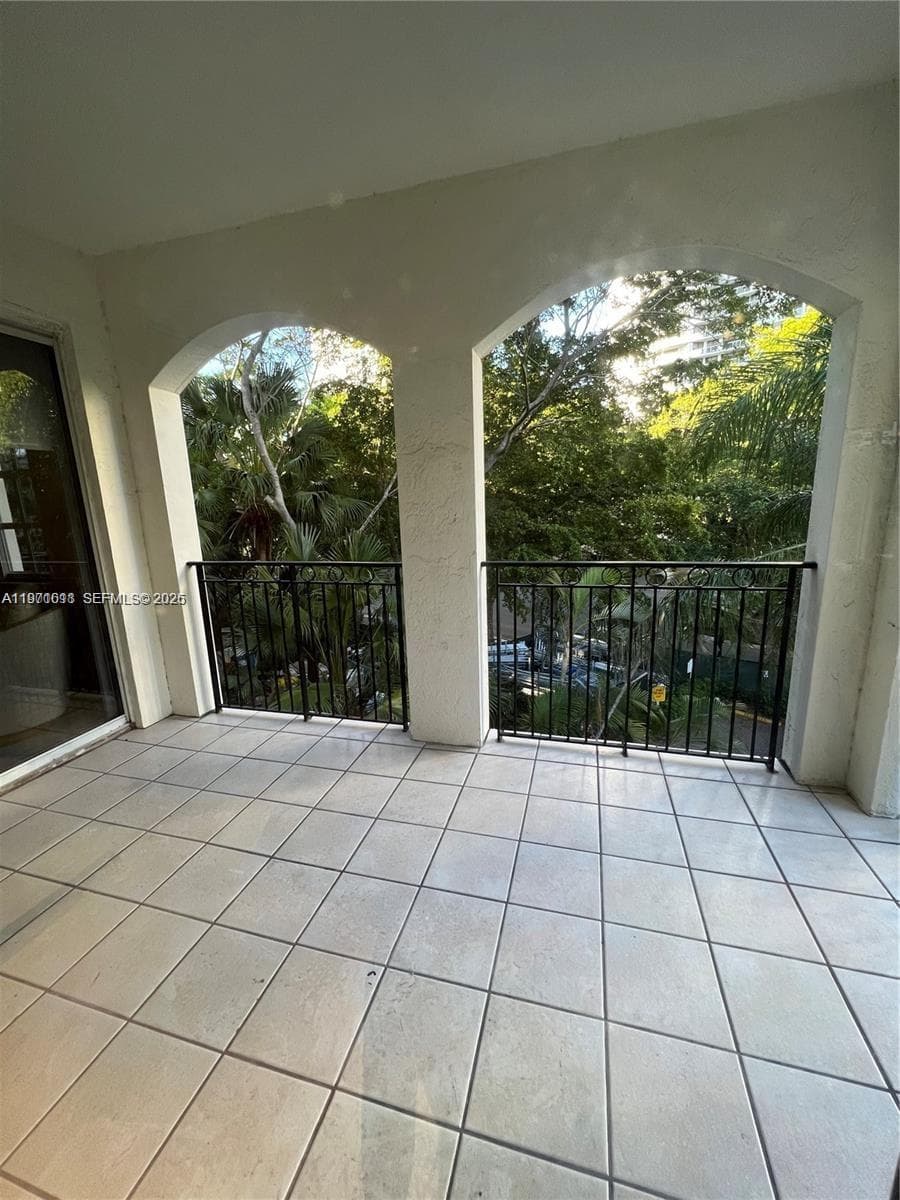 Mediterranean Village · #B308 in Aventura - Photo 23