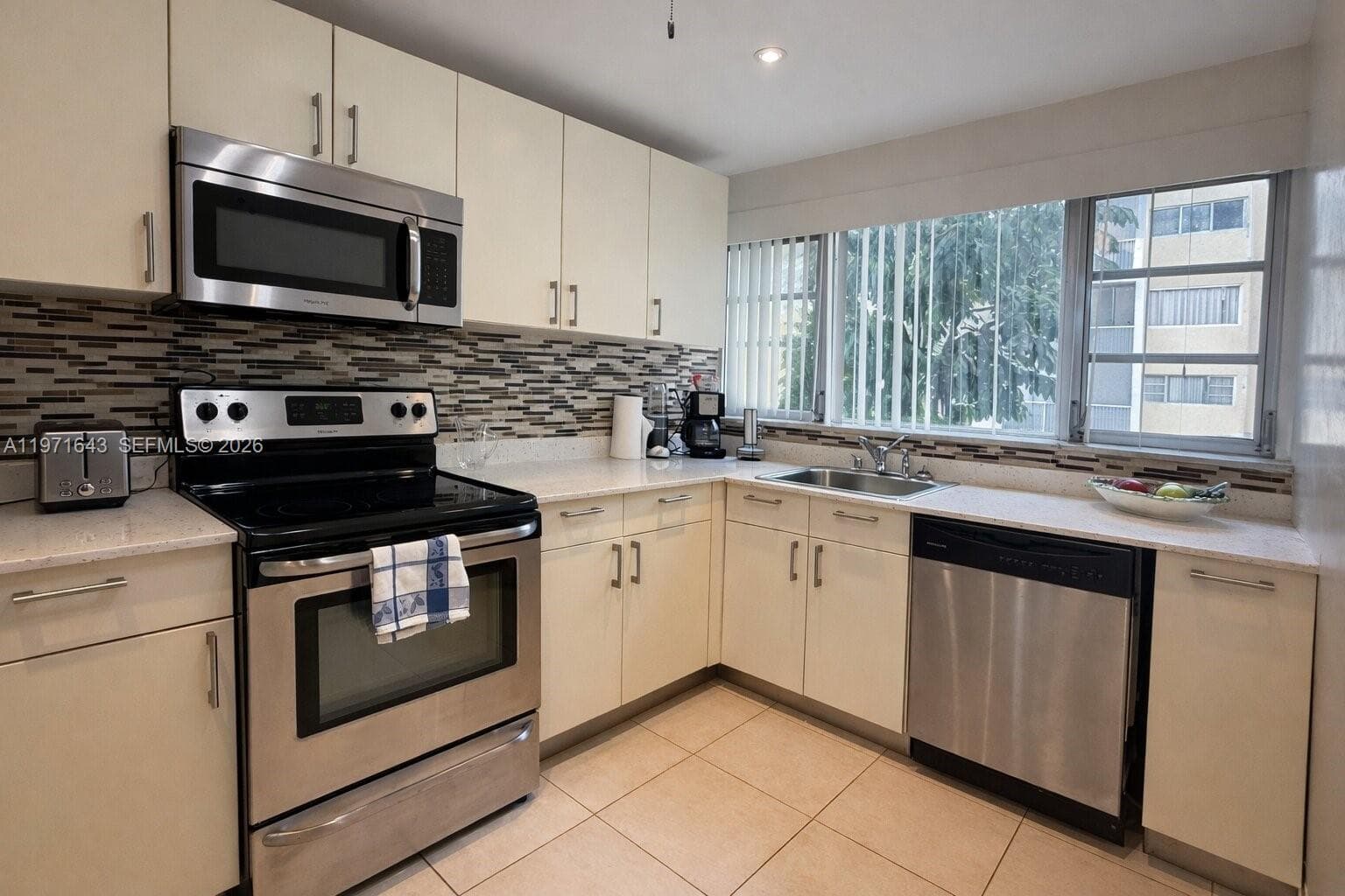LAKE PARK CONDO NO 1 - BL · #2H in Miami - Photo 2