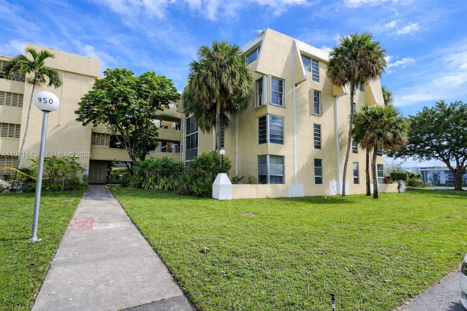 LAKE PARK CONDO NO 1 - BL · #2H in Miami - Photo 18