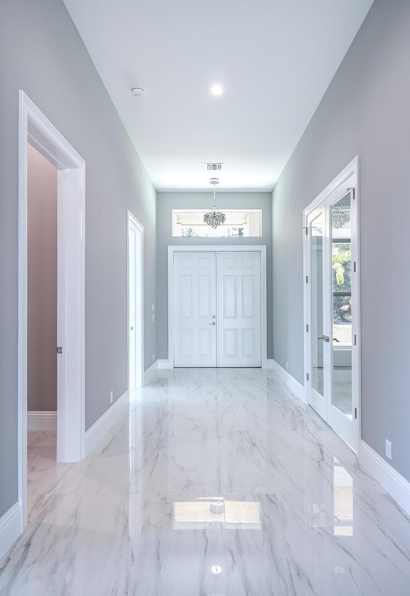 30-Foyer