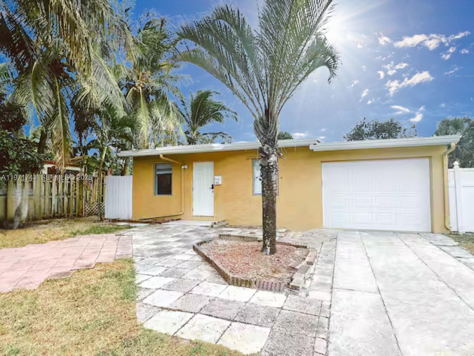 308 NE 8th Ct #0 photo 1
