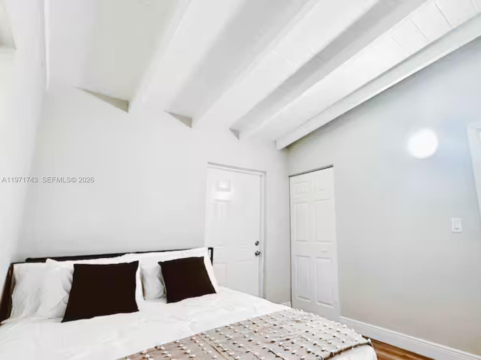 308 NE 8th Ct #0 photo 5