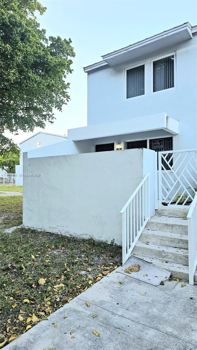 535 NW 19th St #369 photo 2
