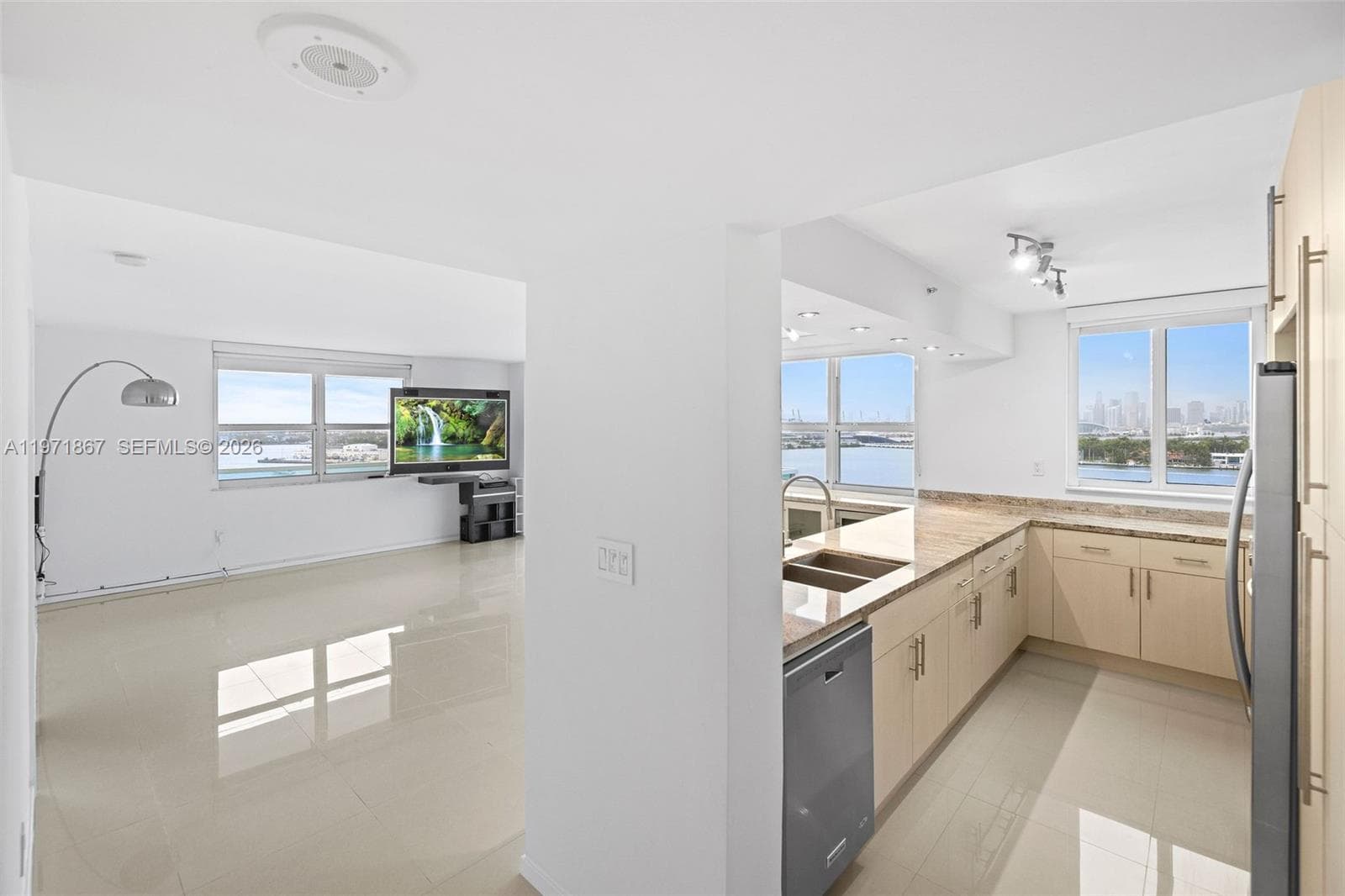 THE FLORIDIAN CONDO · #1401 in Miami Beach - Photo 17