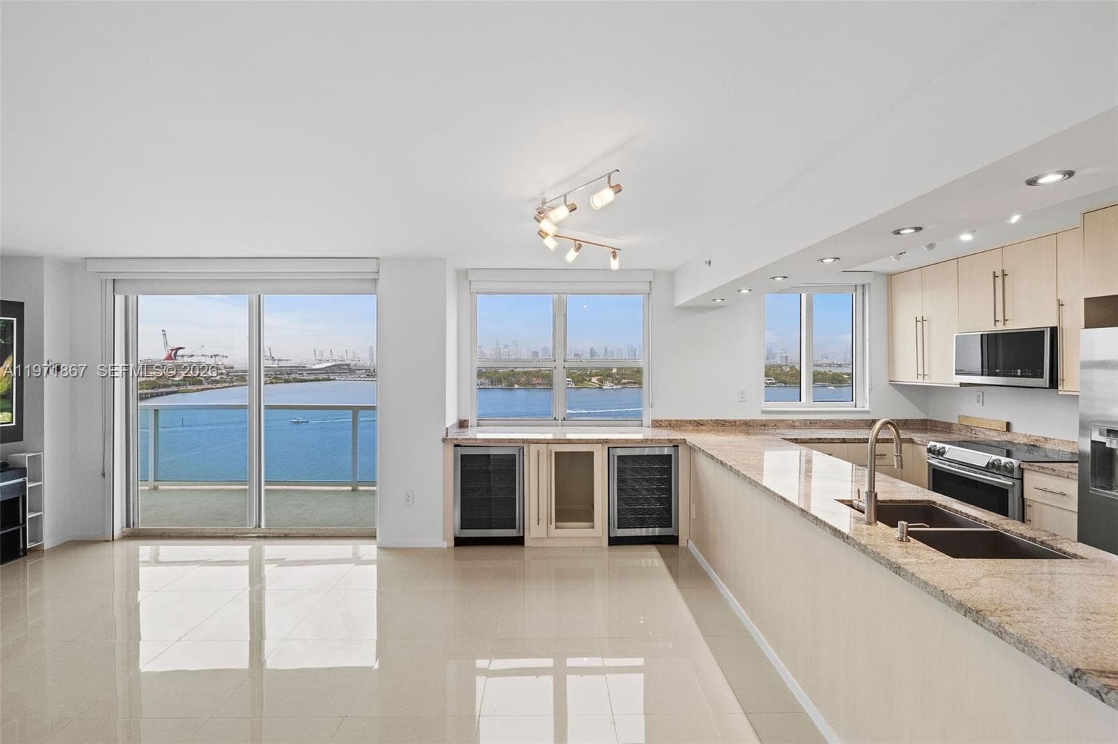 THE FLORIDIAN CONDO · #1401 in Miami Beach - Photo 9