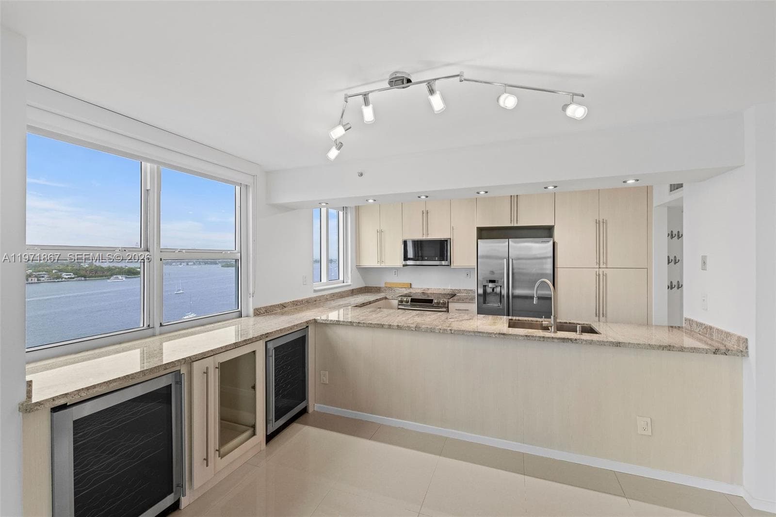 THE FLORIDIAN CONDO · #1401 in Miami Beach - Photo 10