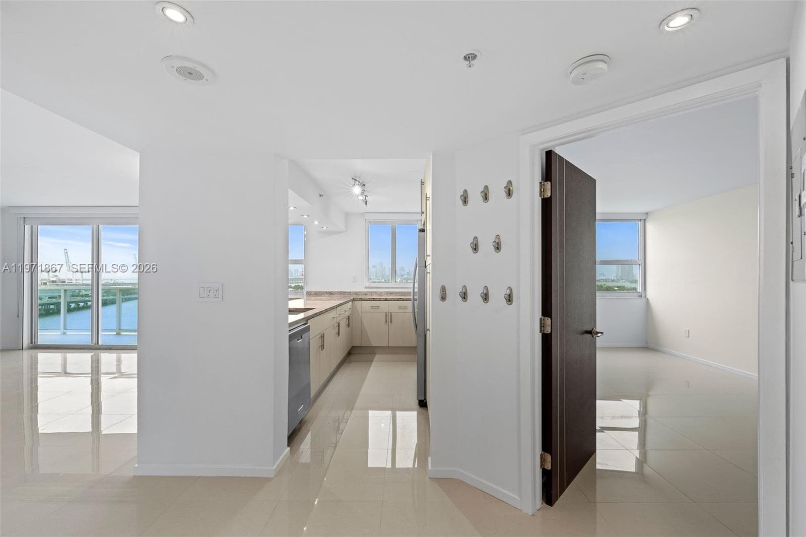 THE FLORIDIAN CONDO · #1401 in Miami Beach - Photo 37