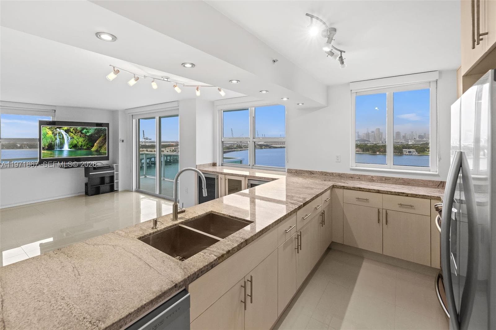 THE FLORIDIAN CONDO · #1401 in Miami Beach - Photo 11