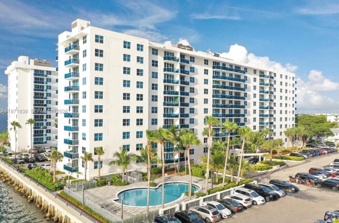 Treasure On The Bay II · #7L in North Bay Village - Photo 27