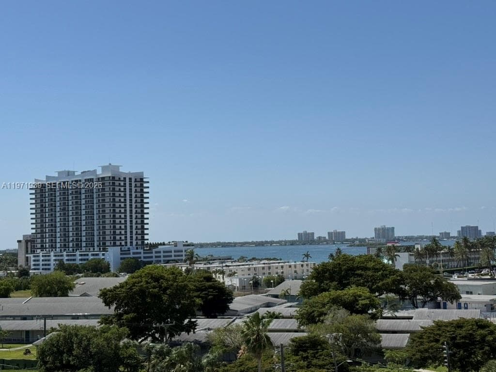 Treasure On The Bay II · #7L in North Bay Village - Photo 18