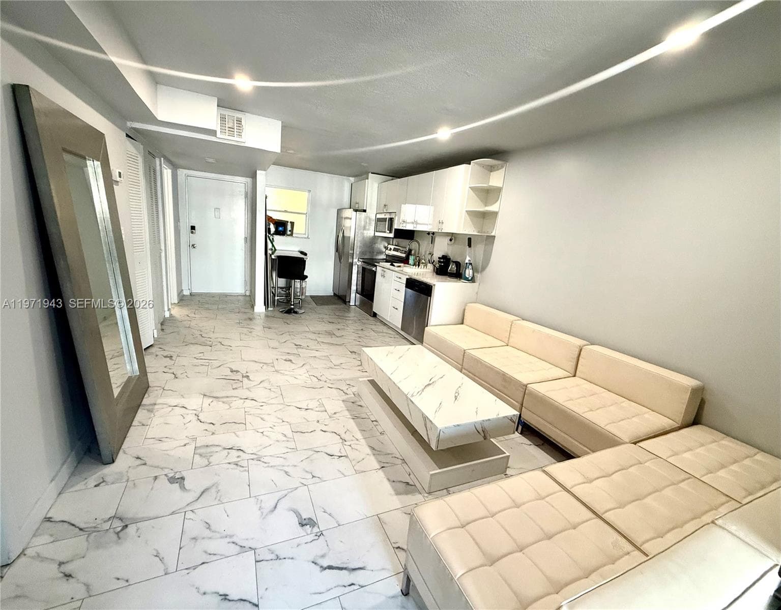 EASTVIEW VILLAS · #202 in Miami Beach - Photo 2