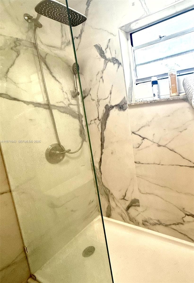 EASTVIEW VILLAS · #202 in Miami Beach - Photo 17