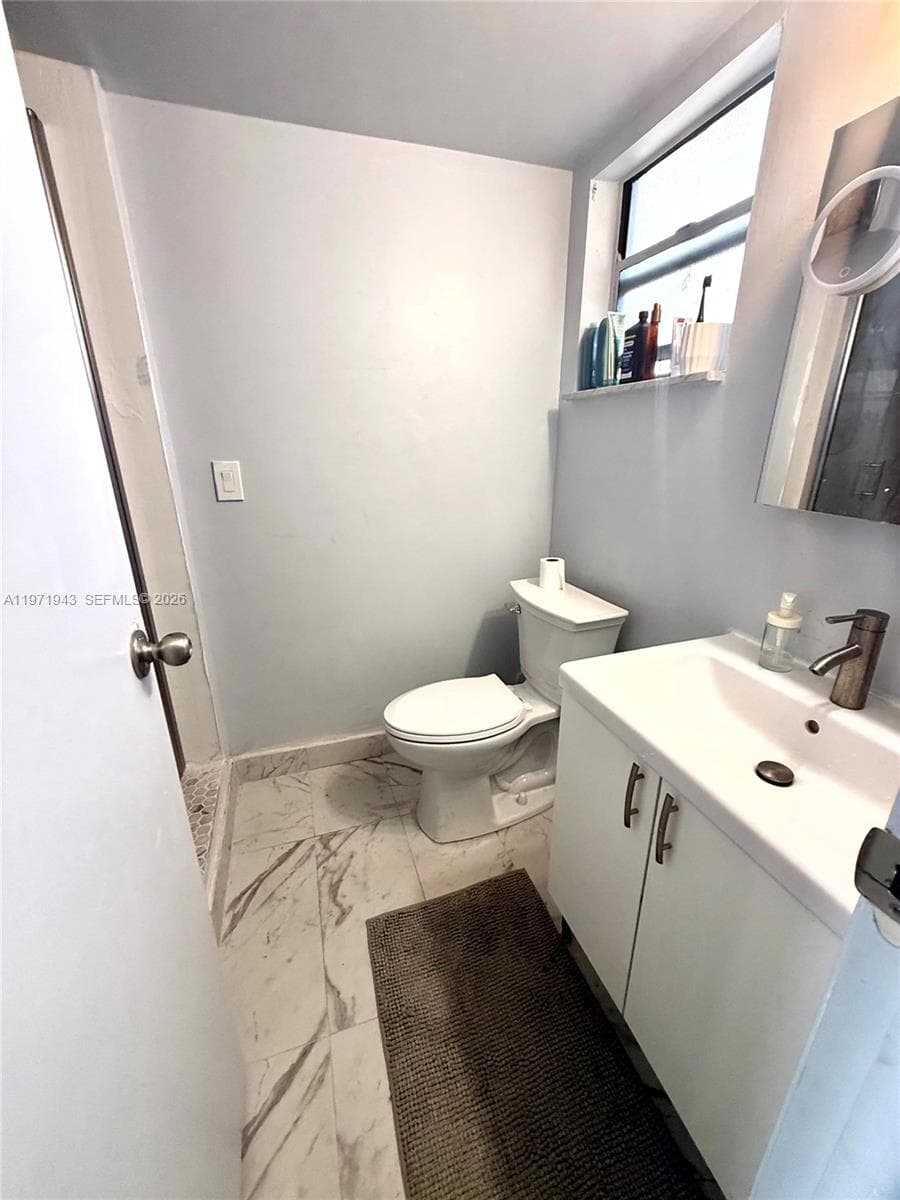 EASTVIEW VILLAS · #202 in Miami Beach - Photo 15
