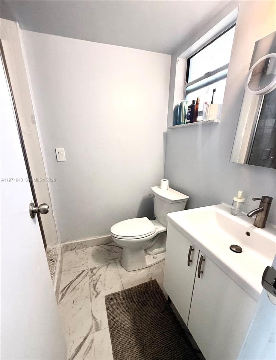 EASTVIEW VILLAS · #202 in Miami Beach - Photo 4