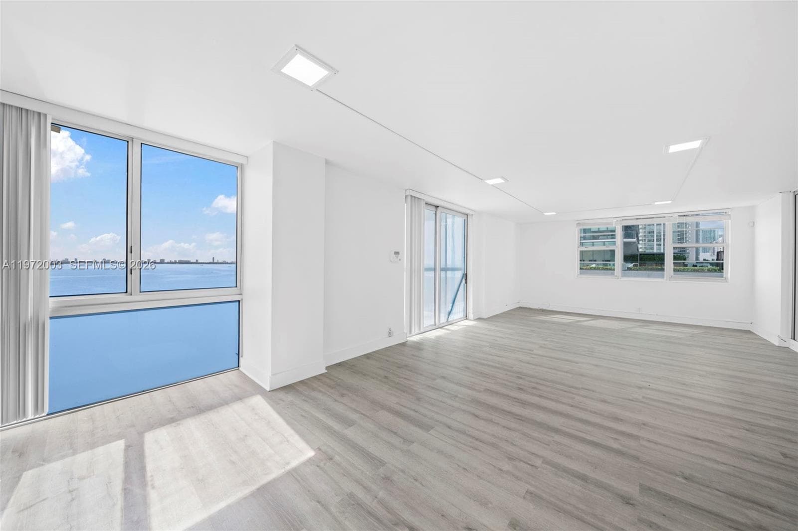 BAY PARK TOWERS CONDO · #1010 in Miami - Photo 6