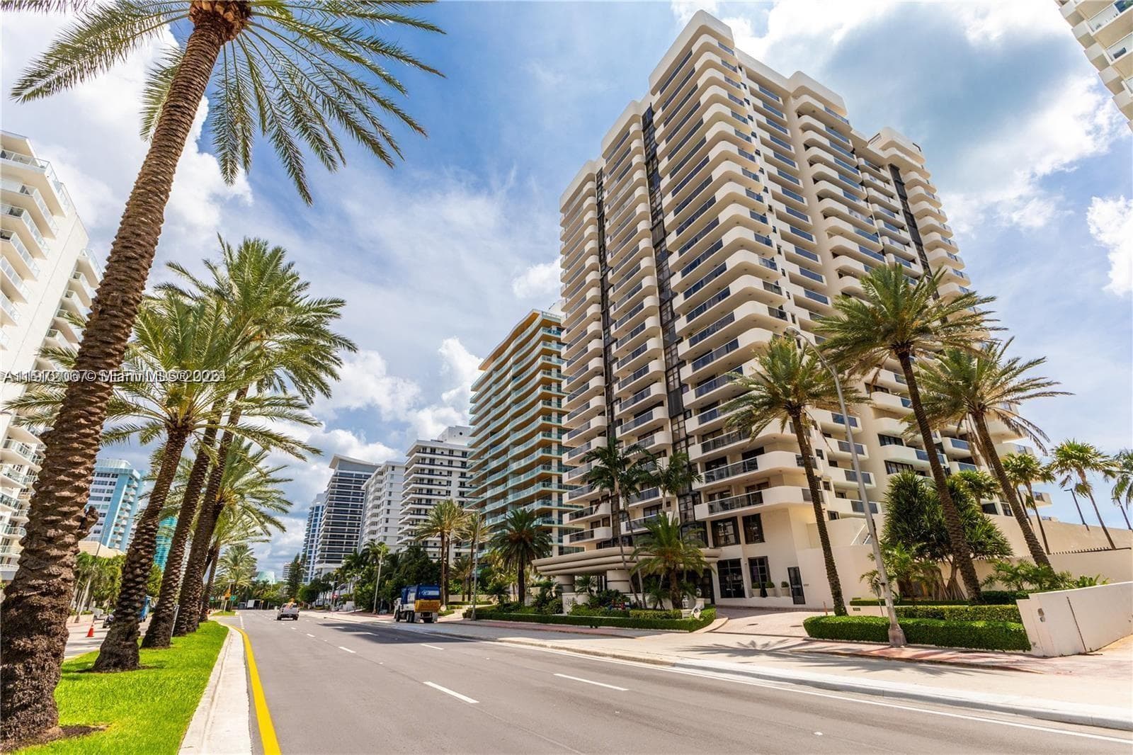 L'EXELLENCE · #1704 in Miami Beach - Photo 3
